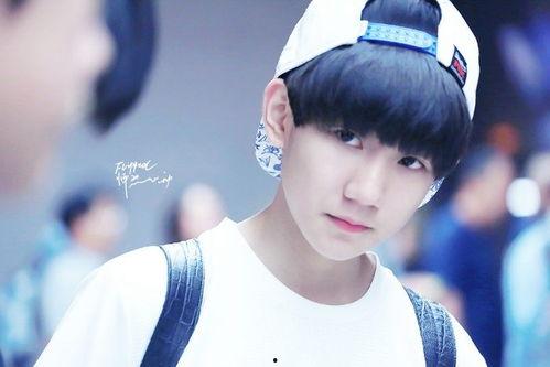 王源吃瓜爆料娱乐视频是真的吗,真相揭秘还是虚构传闻？